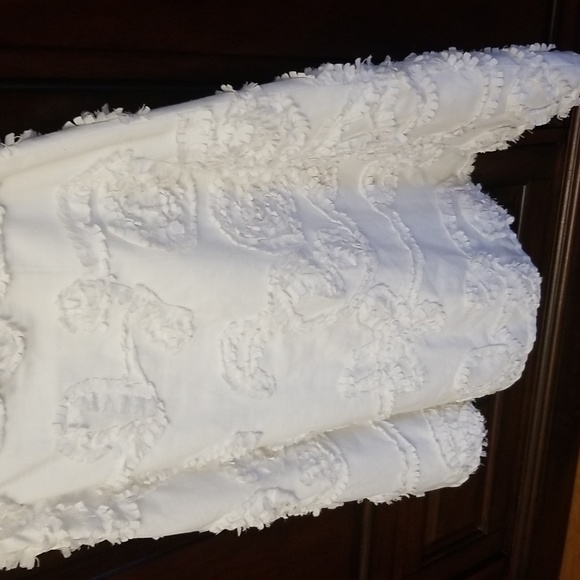 $5 ITEM. White detailed Will's River Co. Skirt. Size 4. MUST BUNDLE - Picture 6 of 8